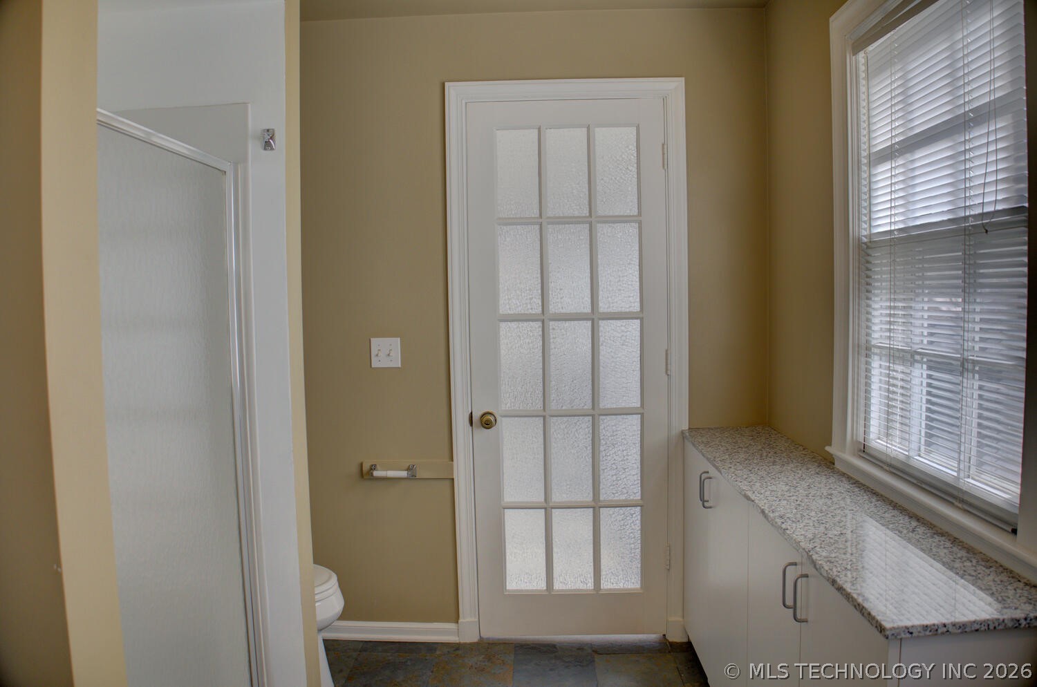 3015 S Madison Avenue Property Photo 27