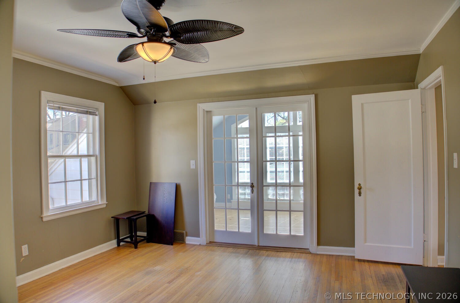 3015 S Madison Avenue Property Photo 32