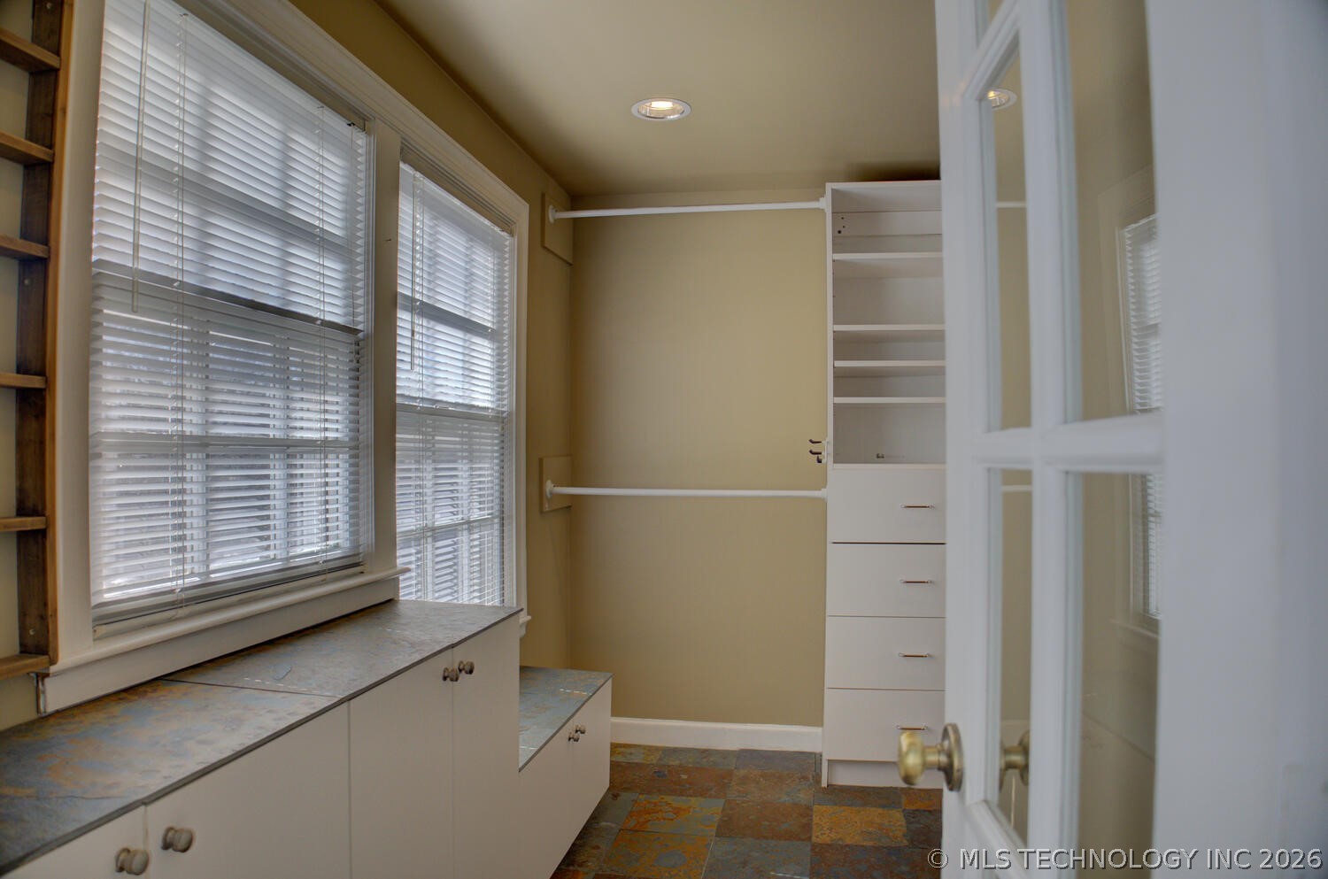 3015 S Madison Avenue Property Photo 36