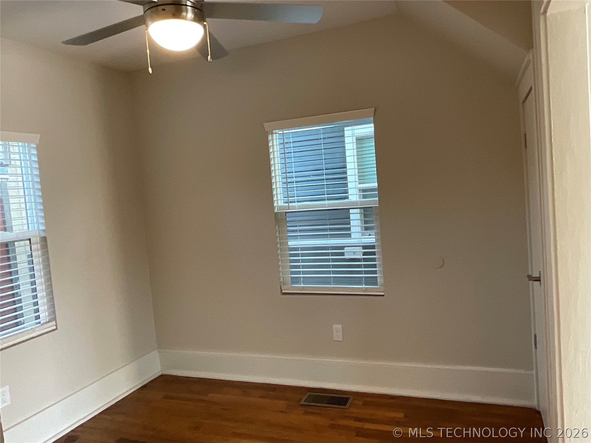 1347 E 6th Street Property Photo 5