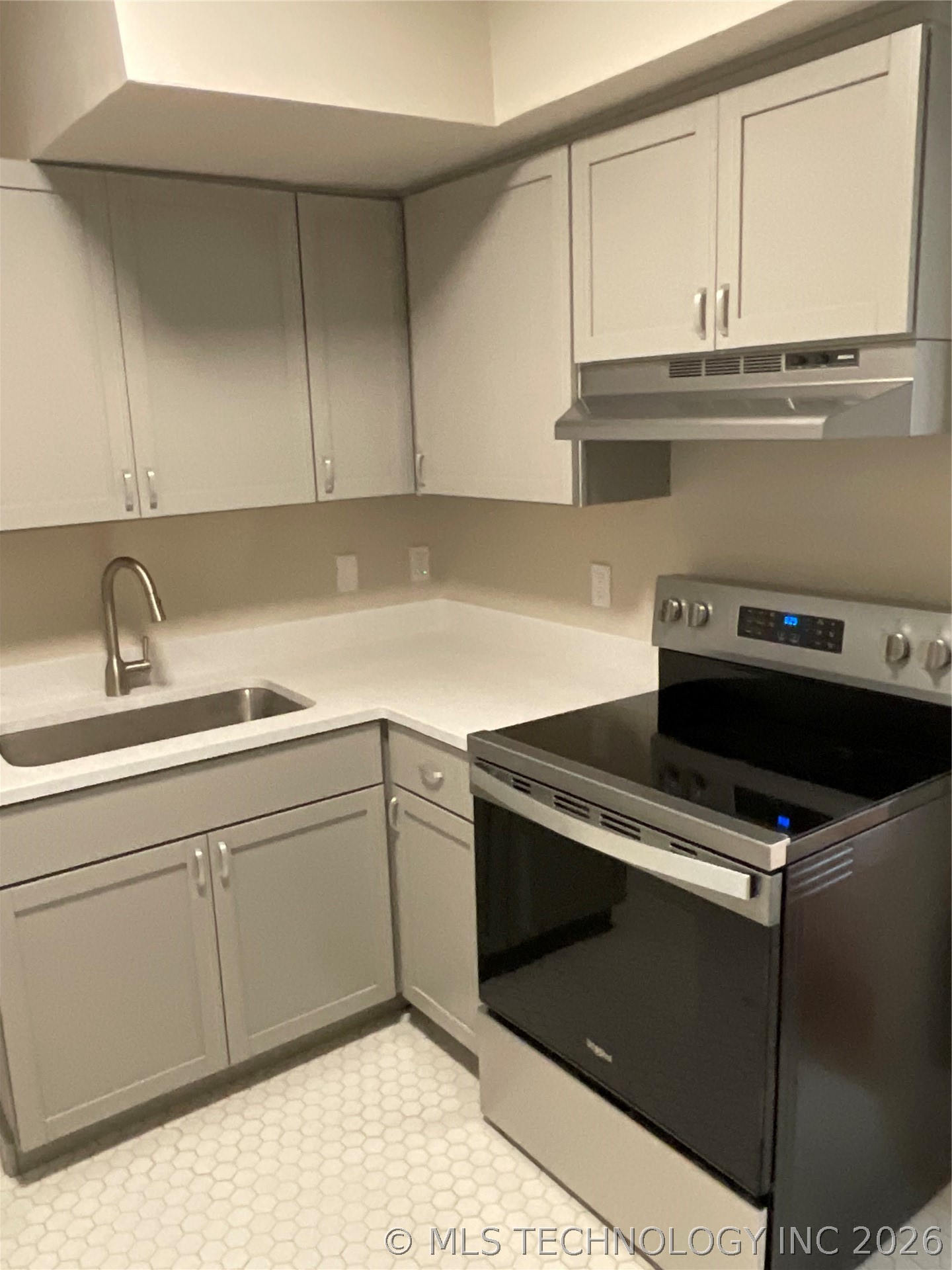 1347 E 6th Street Property Photo 11