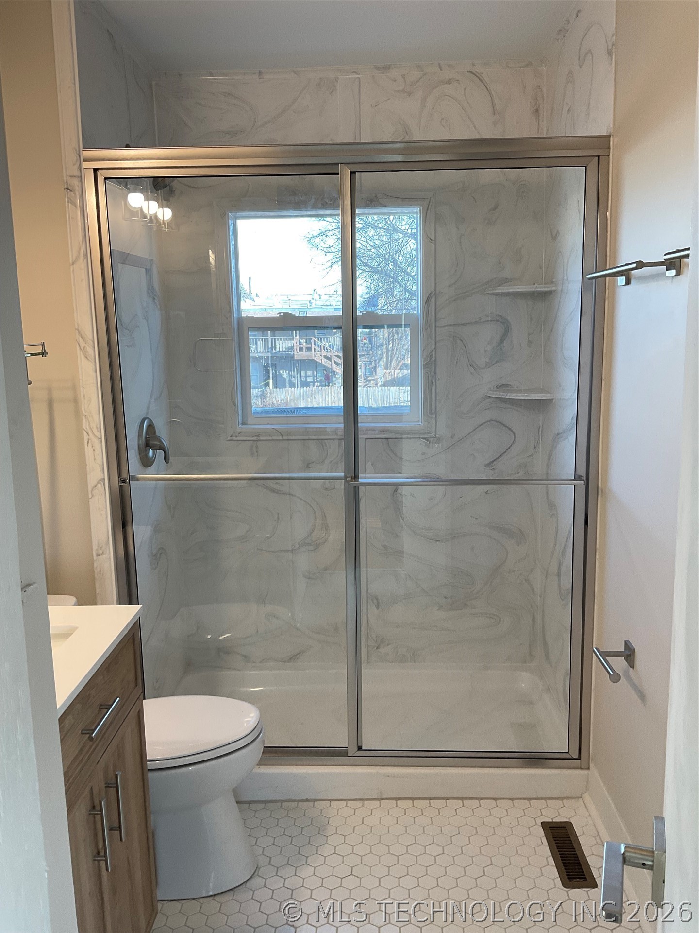 1347 E 6th Street Property Photo 19