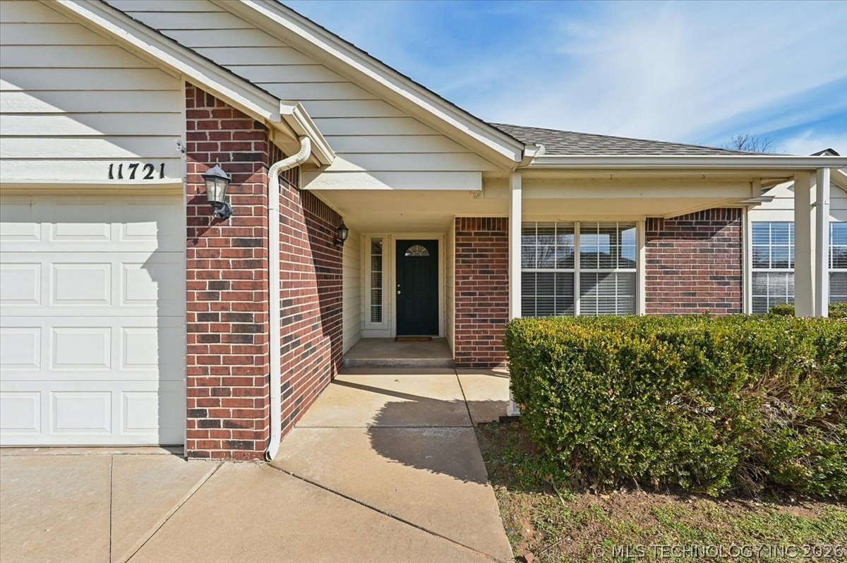 11721 S 104th East Avenue Property Photo 4