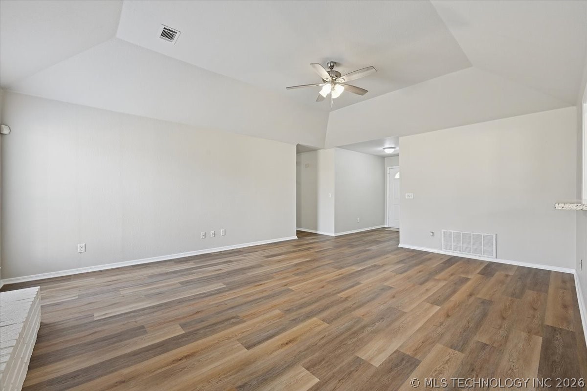 11721 S 104th East Avenue Property Photo 9