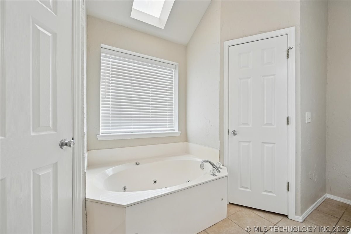 11721 S 104th East Avenue Property Photo 22