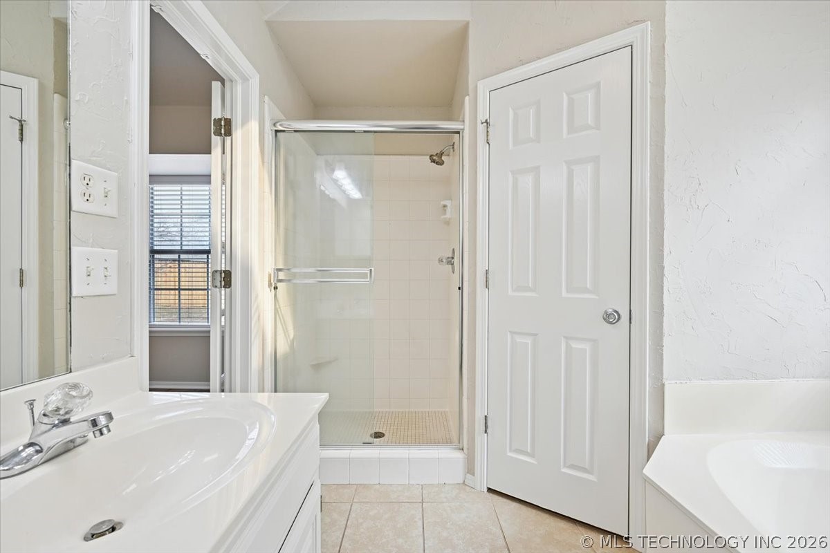 11721 S 104th East Avenue Property Photo 24