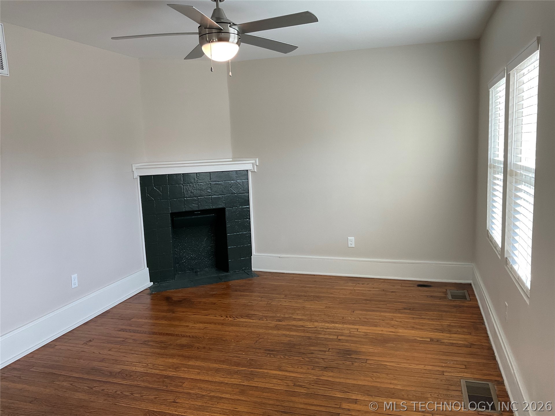 1345 E 6th Street Property Photo 2