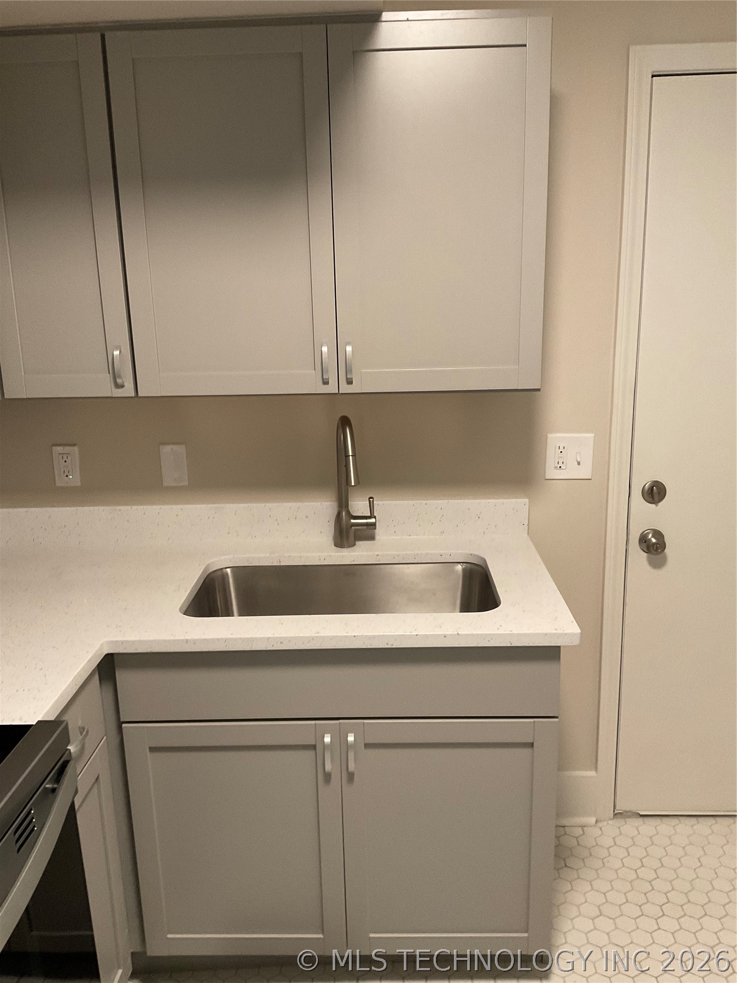 1345 E 6th Street Property Photo 11