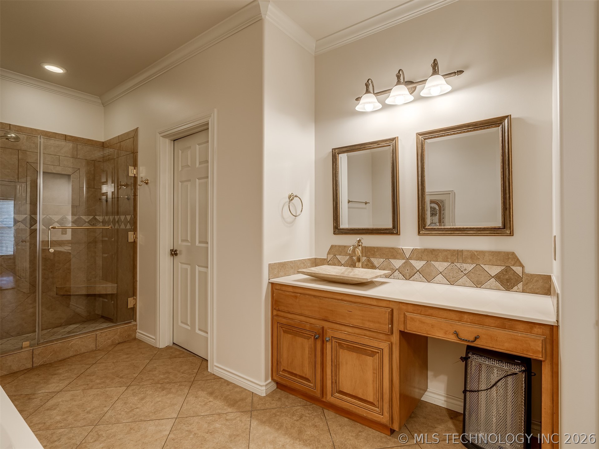 10136 S 77th East Place Property Photo 32