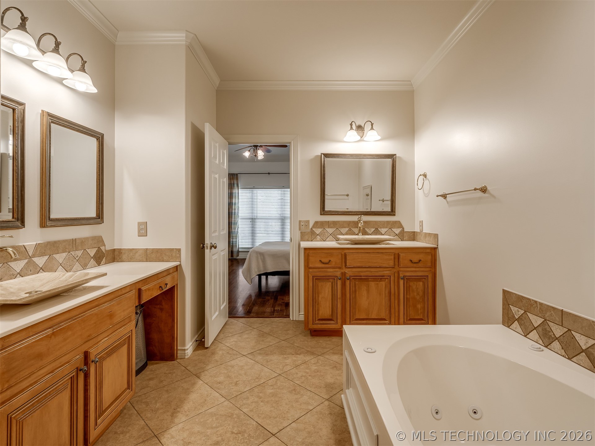 10136 S 77th East Place Property Photo 33