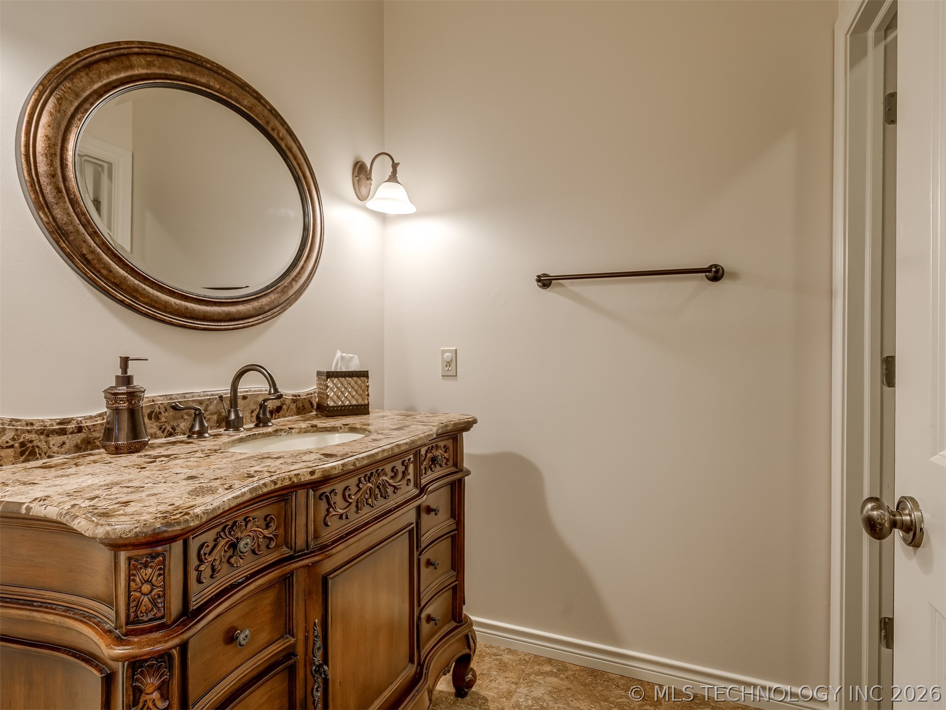 10136 S 77th East Place Property Photo 41