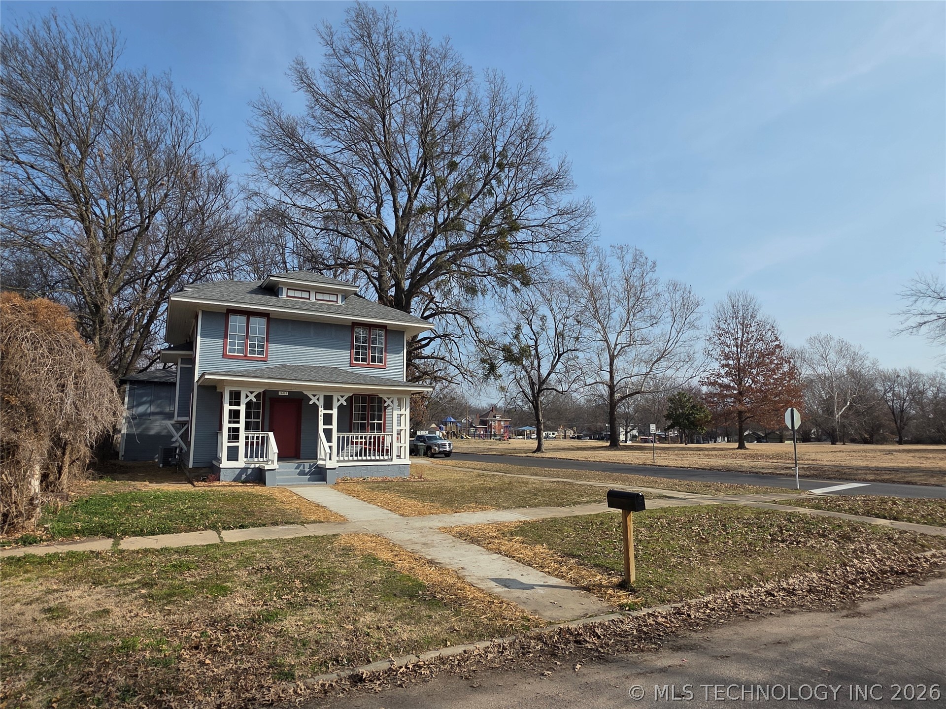 1602 W Broadway Street Property Photo 4