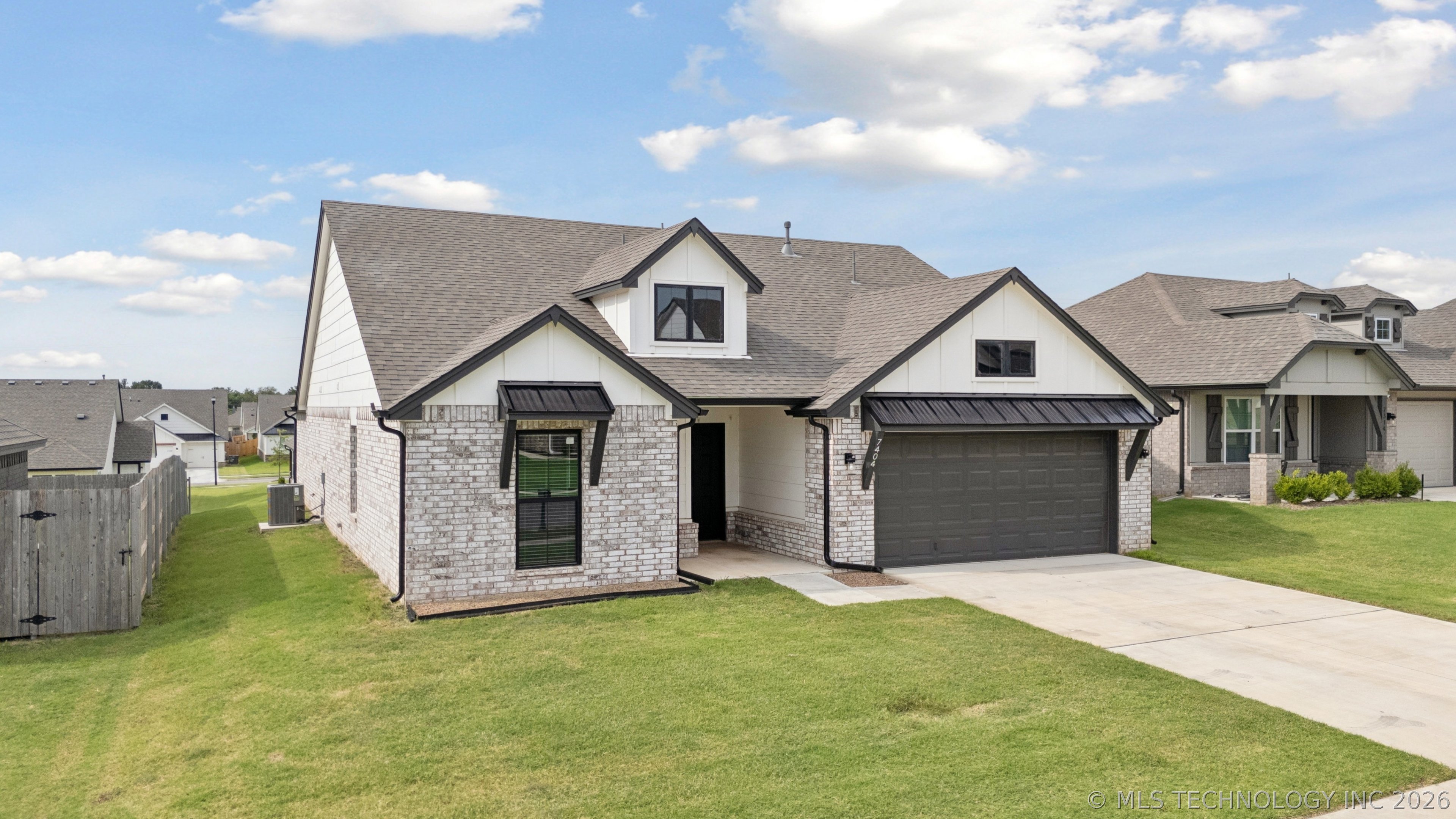 7404 E 89th Place North Property Photo 2