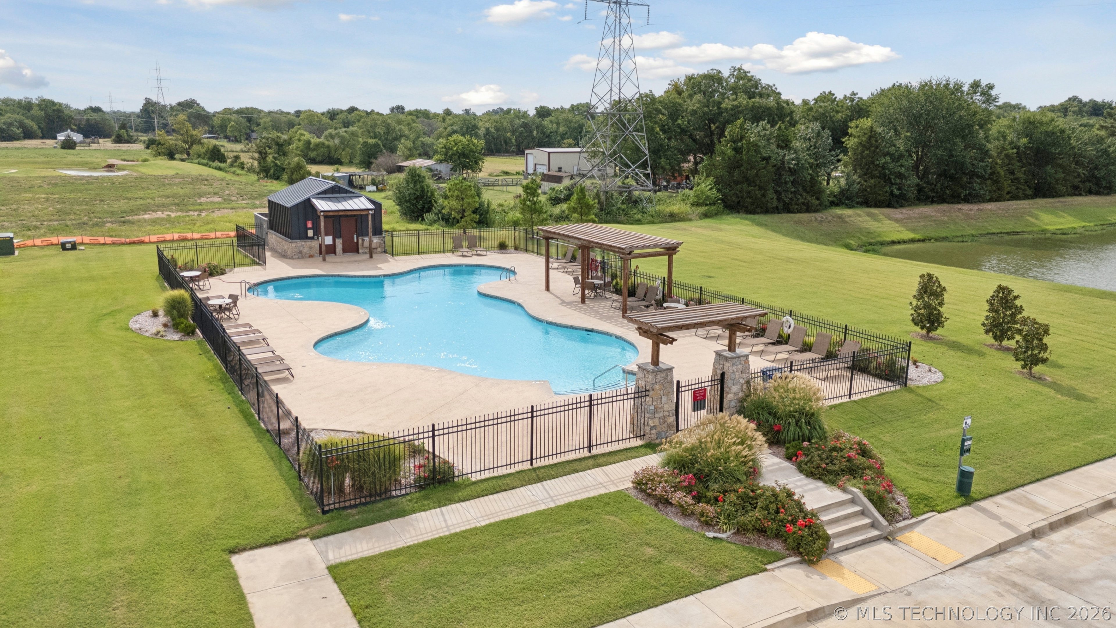 7404 E 89th Place North Property Photo 32