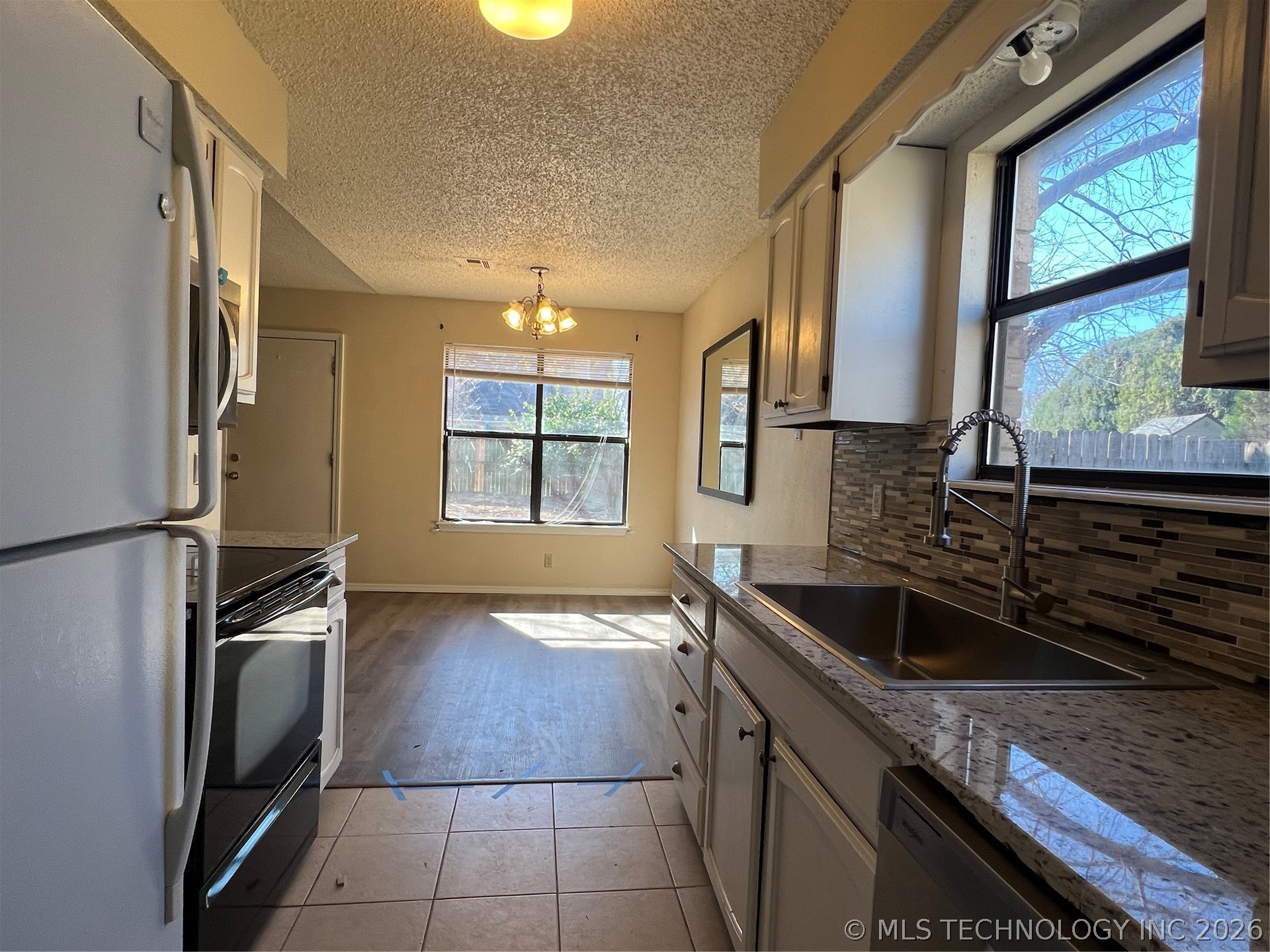 1532 E 75th Place Property Photo 7