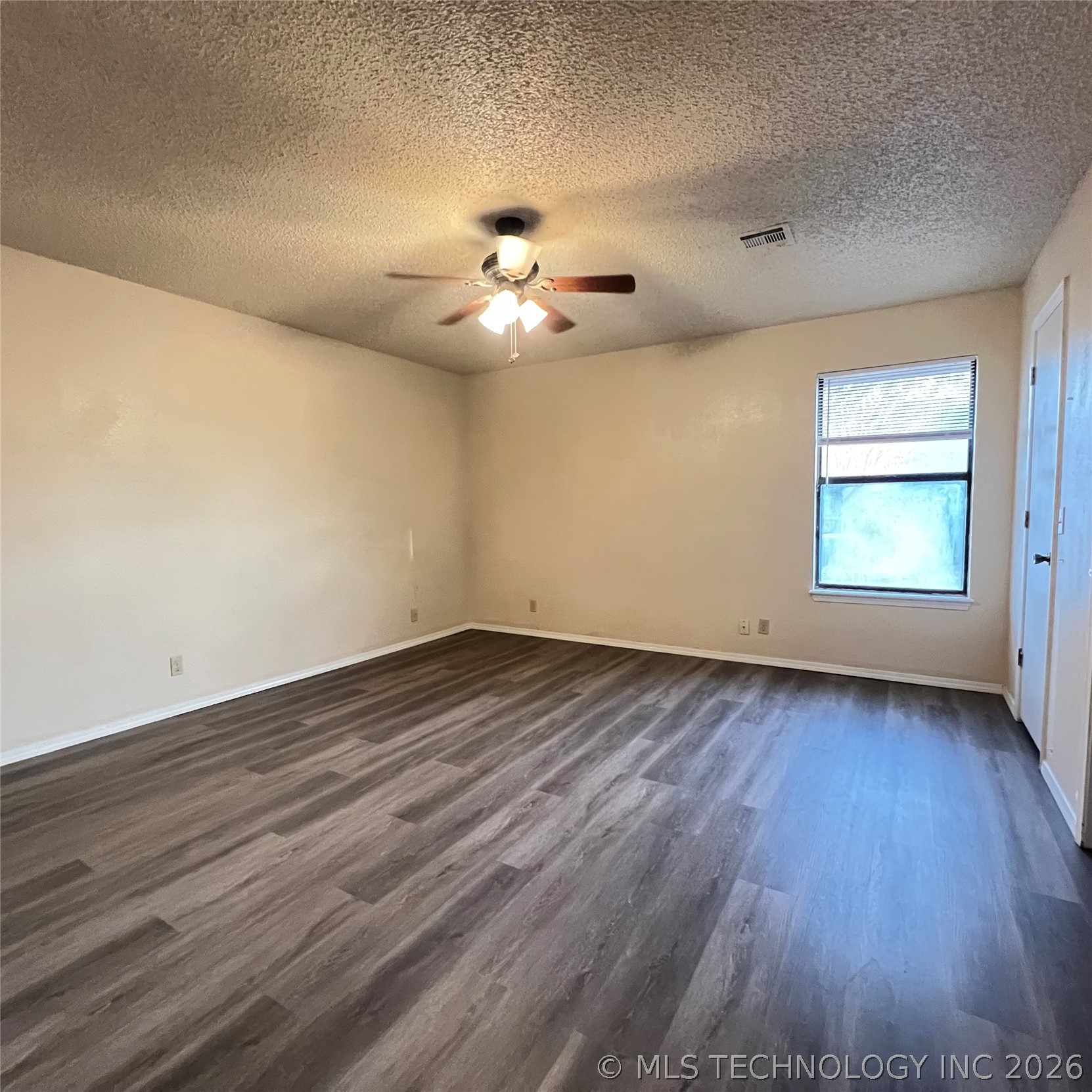 1532 E 75th Place Property Photo 9