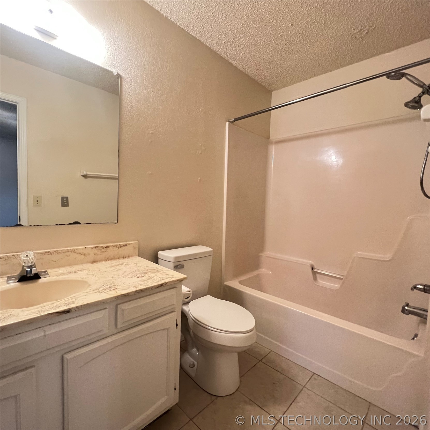 1532 E 75th Place Property Photo 10