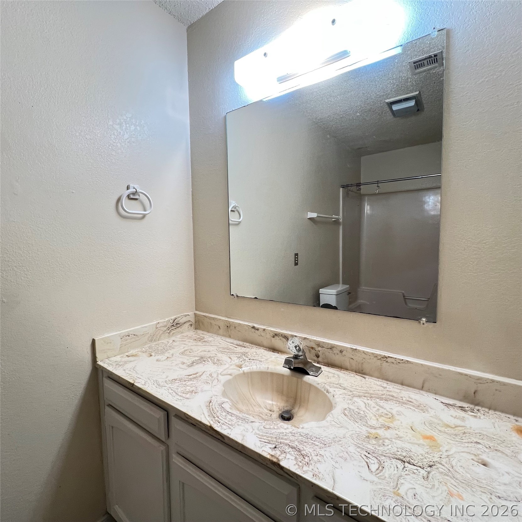 1532 E 75th Place Property Photo 14