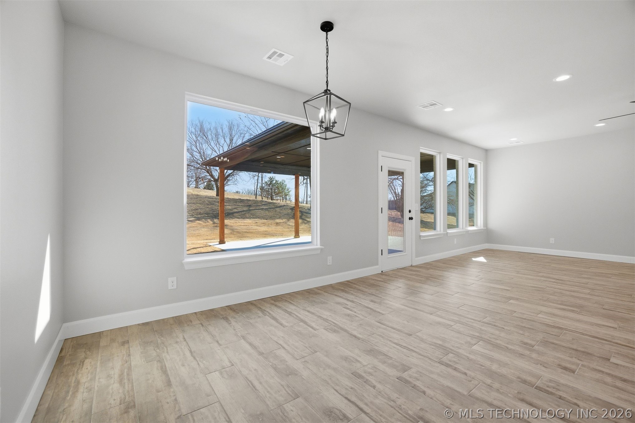 15439 N 55th West Avenue Property Photo 15