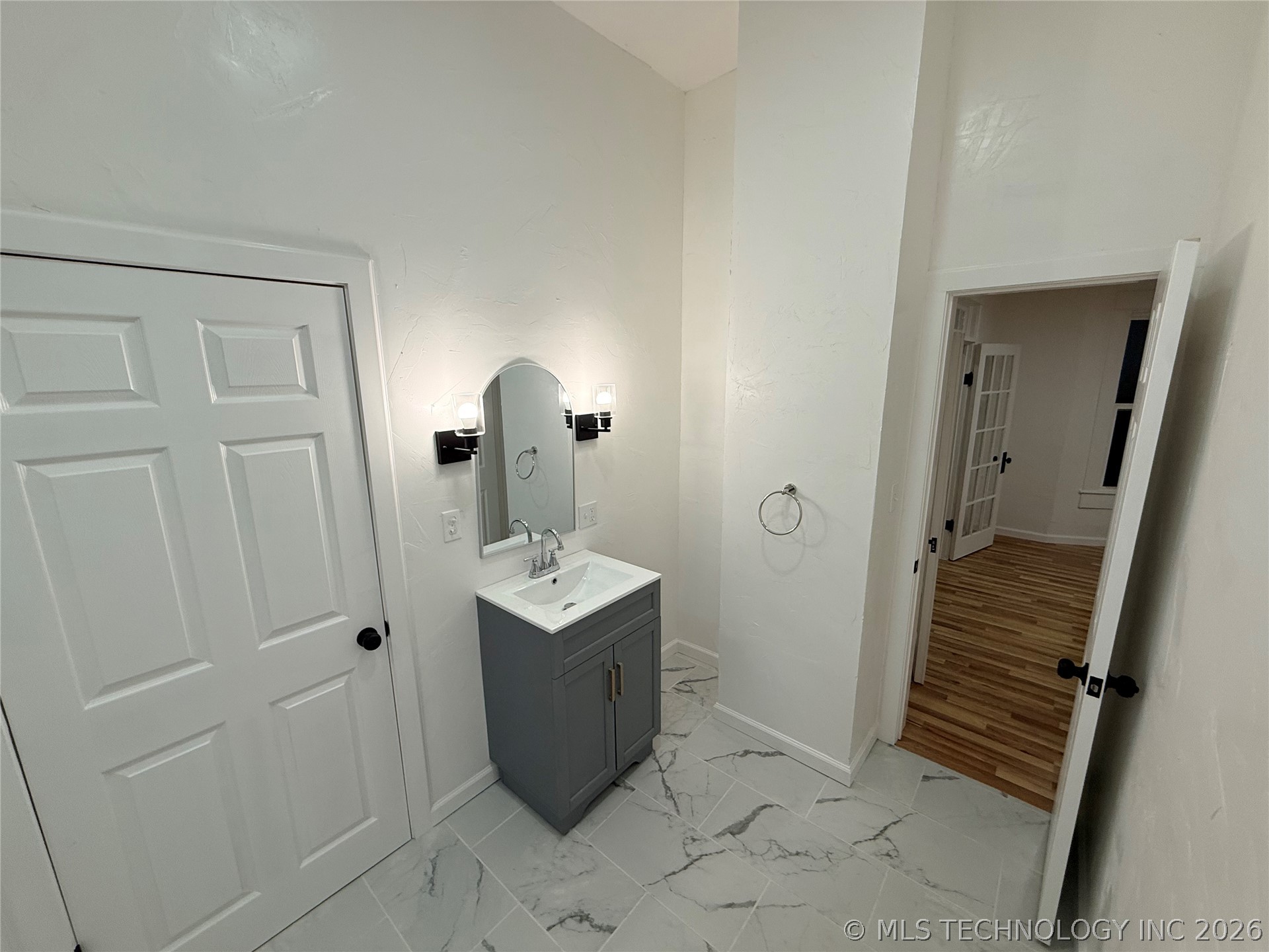 1312 S Cherry Street Property Photo 9