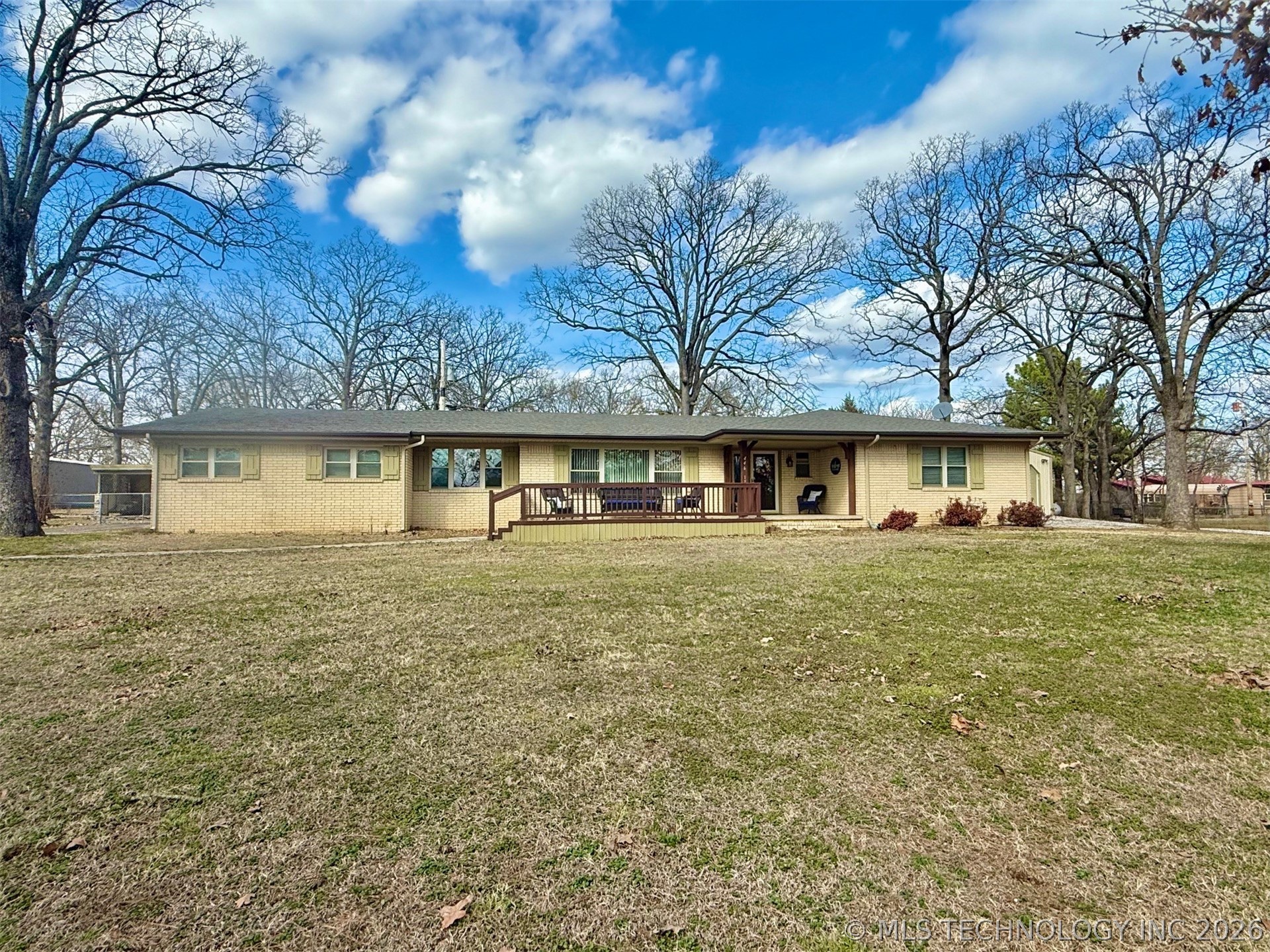 228 E Blue Gill Property Photo 2