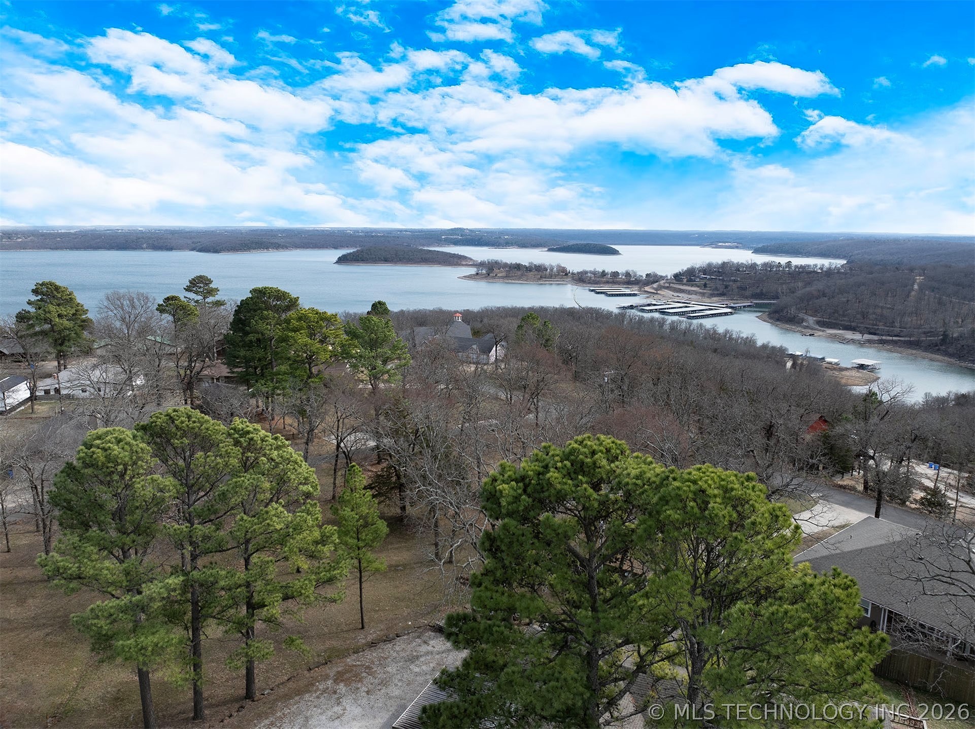 228 E Blue Gill Property Photo 3