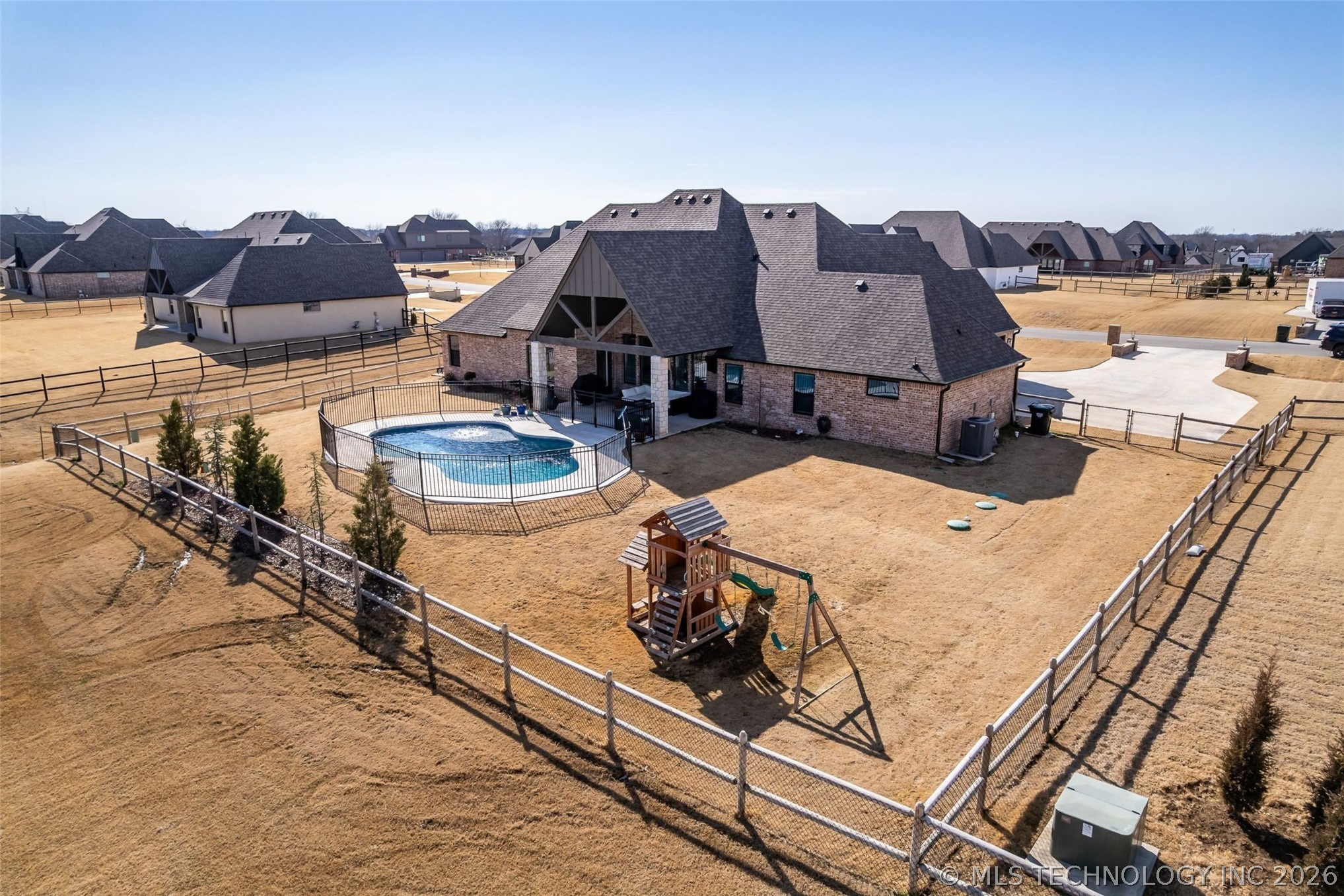 11391 S 213th East Avenue Property Photo 4