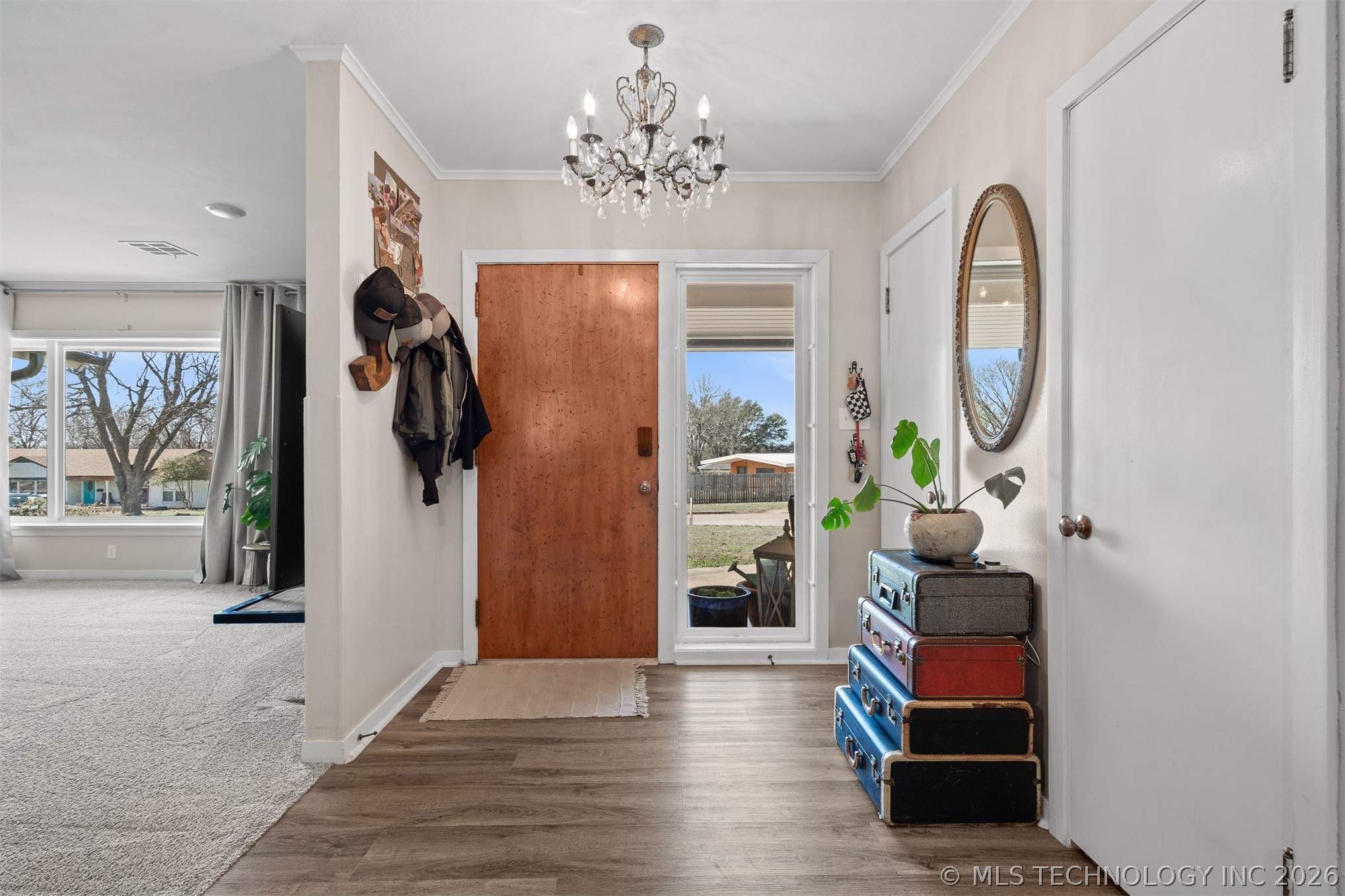 1506 Crescent Drive Property Photo 3