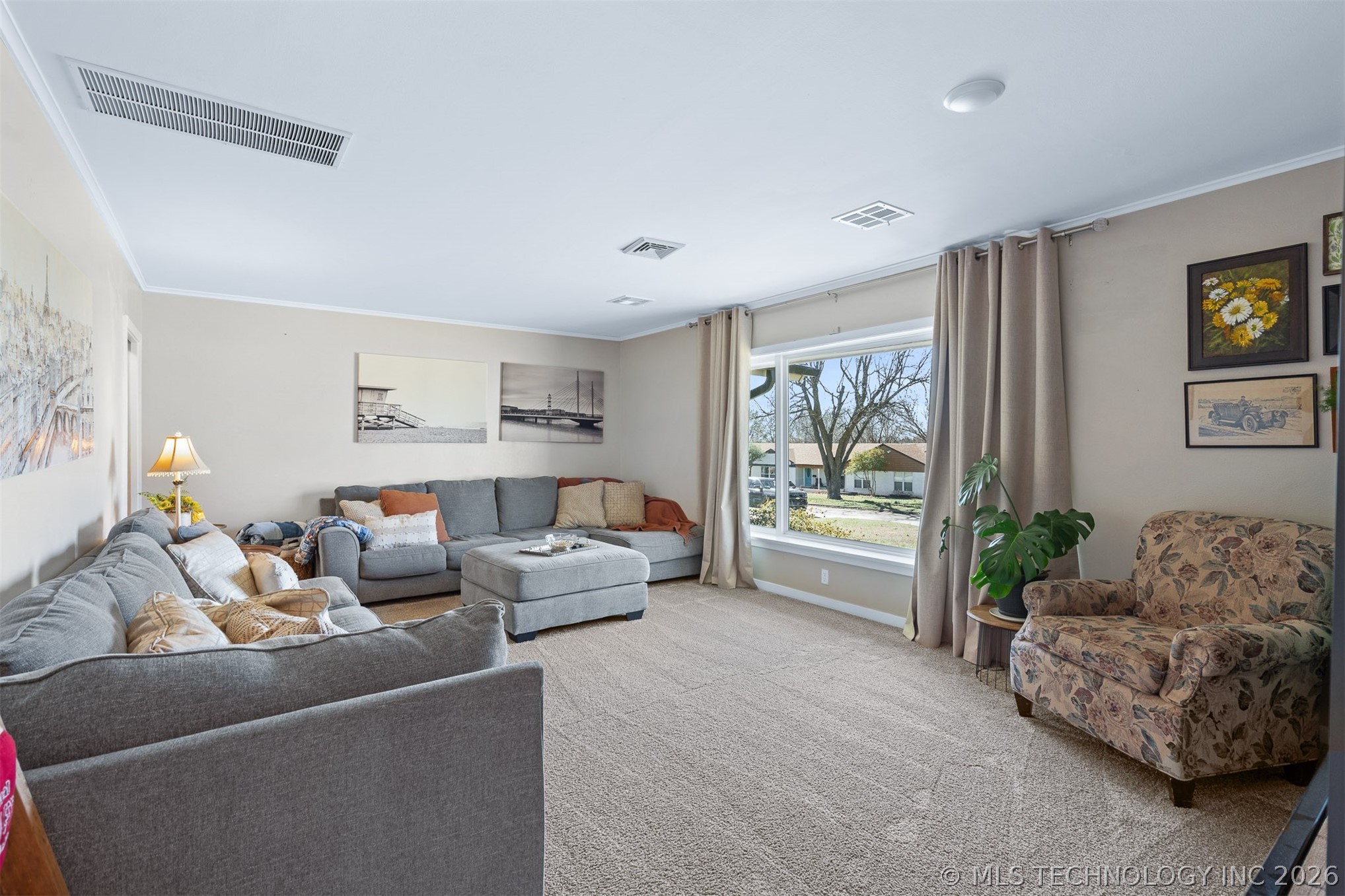 1506 Crescent Drive Property Photo 4