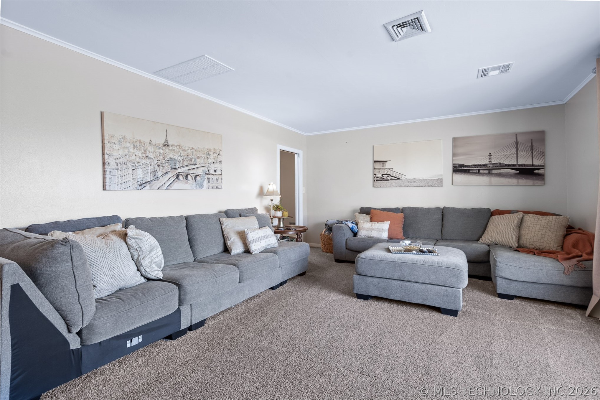 1506 Crescent Drive Property Photo 5