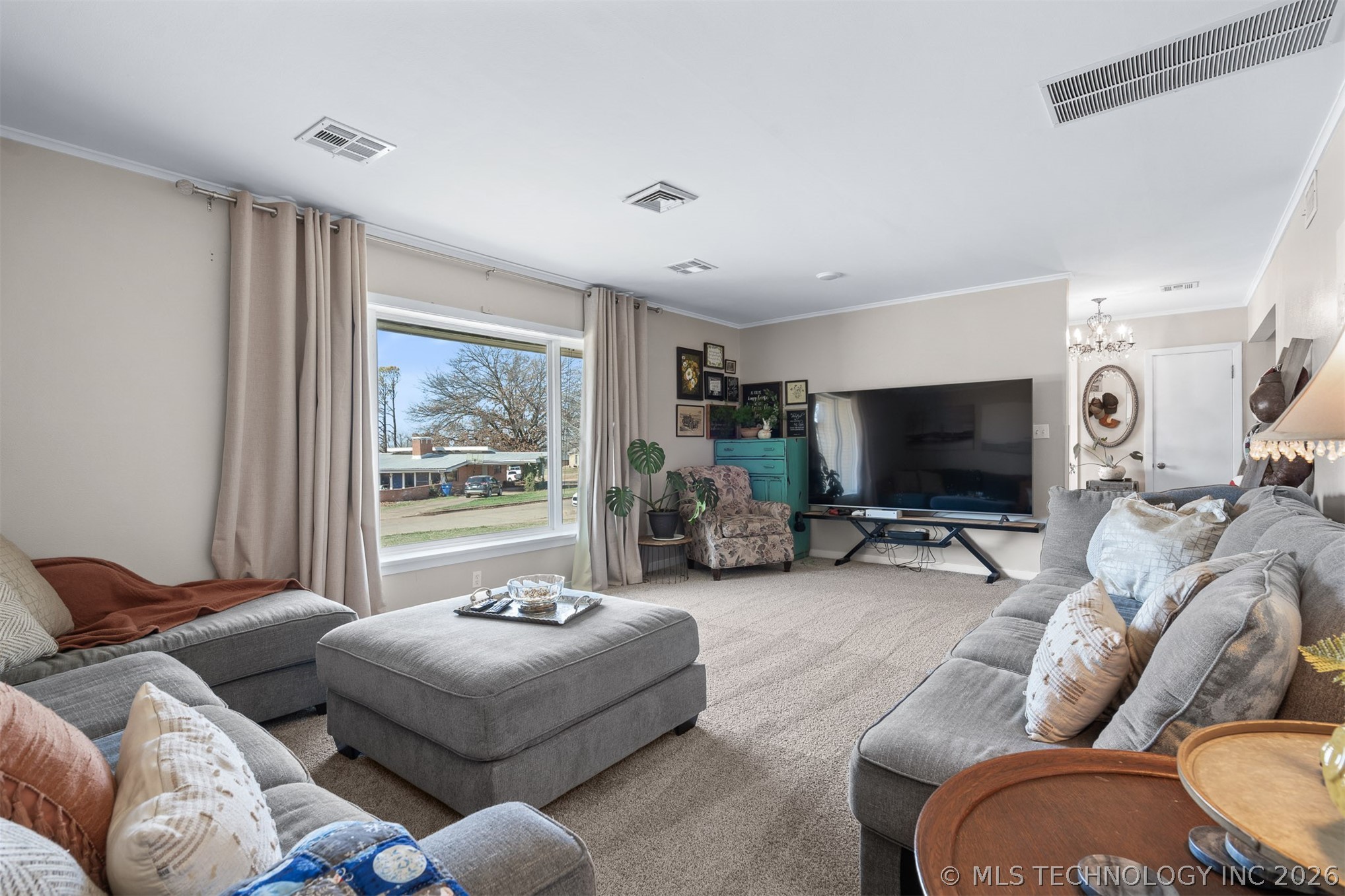 1506 Crescent Drive Property Photo 6