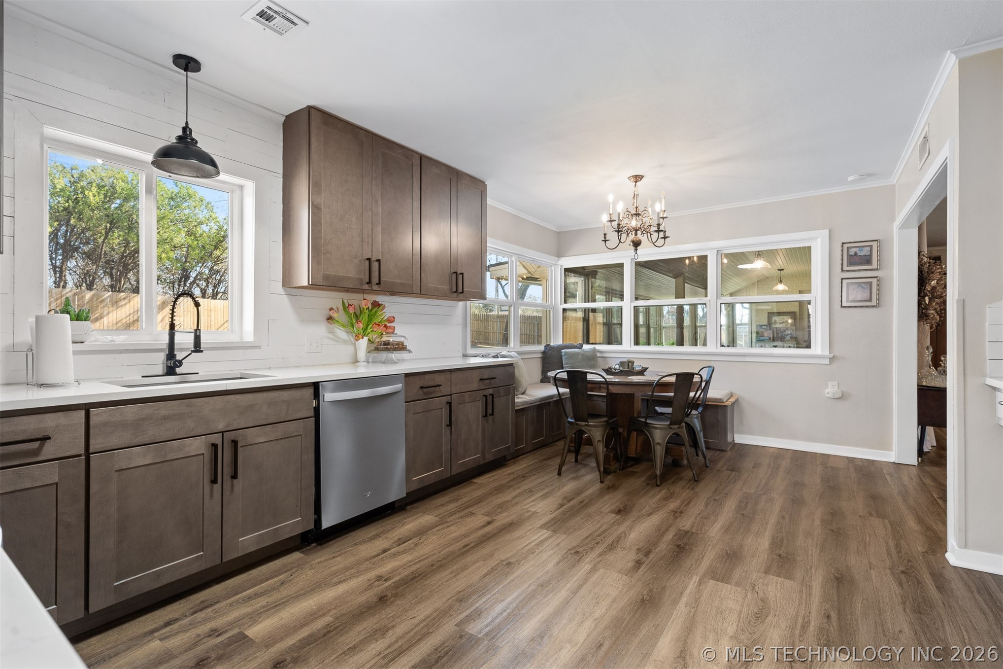 1506 Crescent Drive Property Photo 13