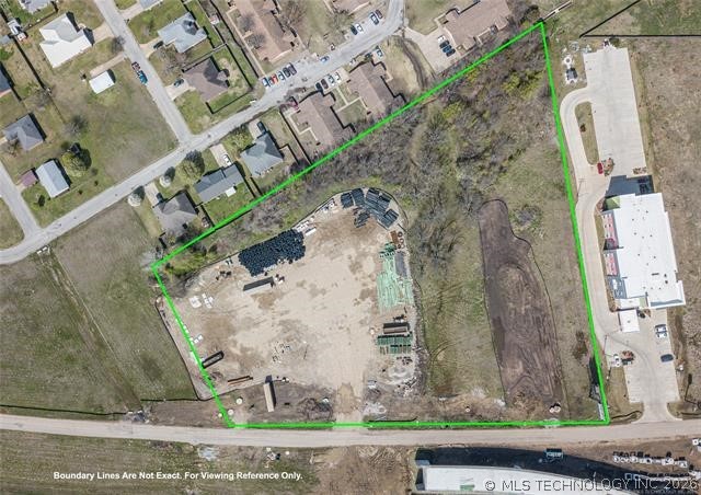 1007 N Service Road Property Photo 1