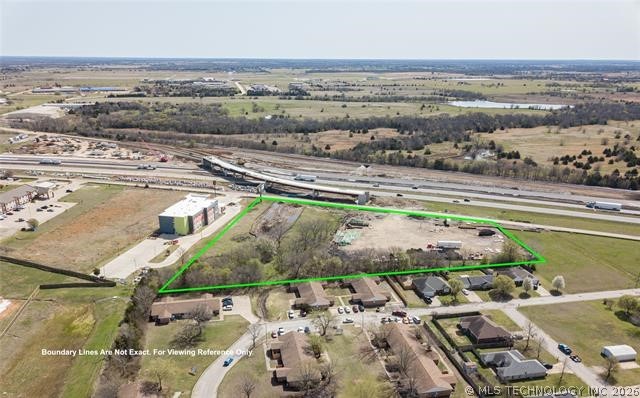 1007 N Service Road Property Photo 3