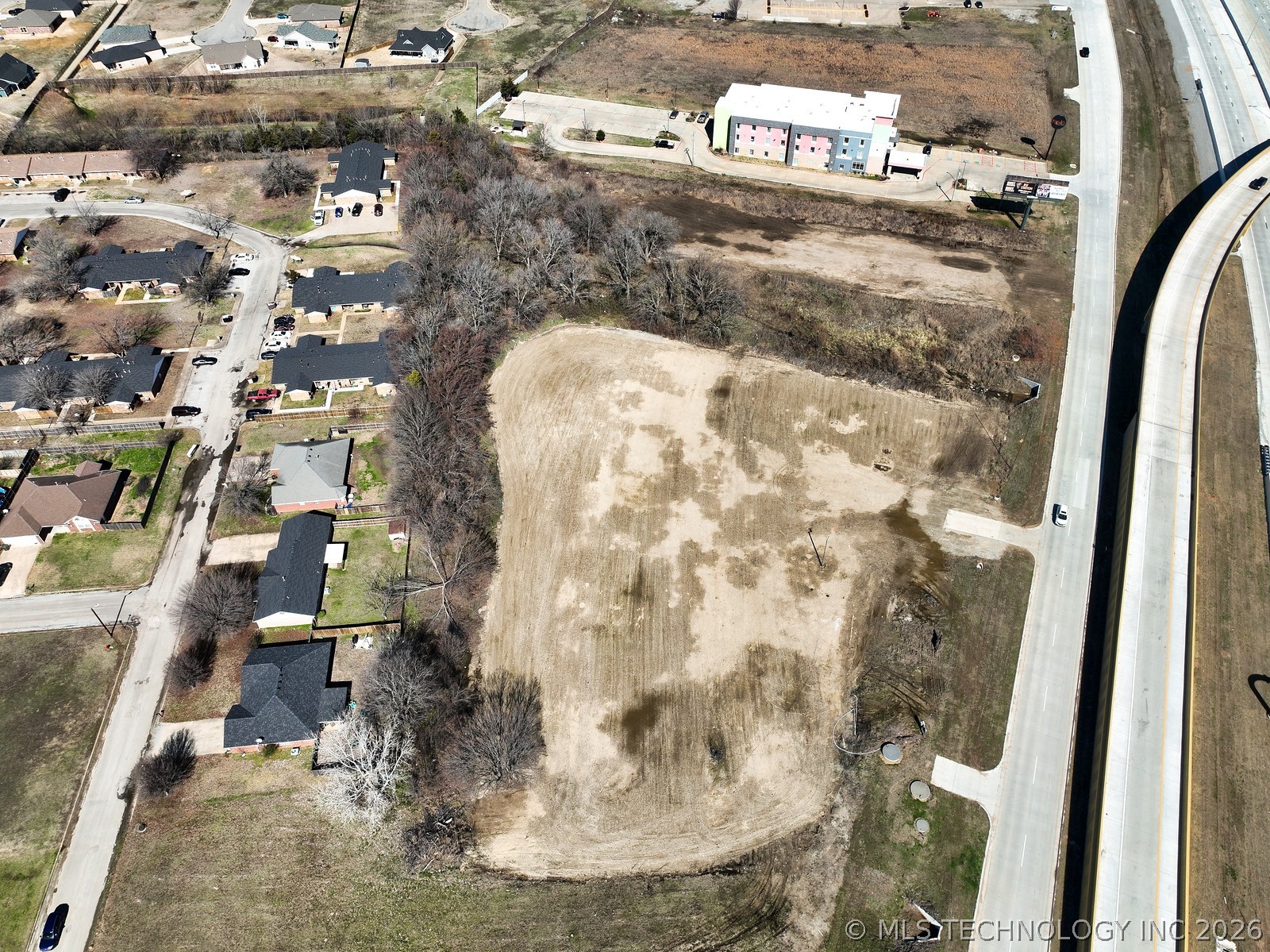 1007 N Service Road Property Photo 16