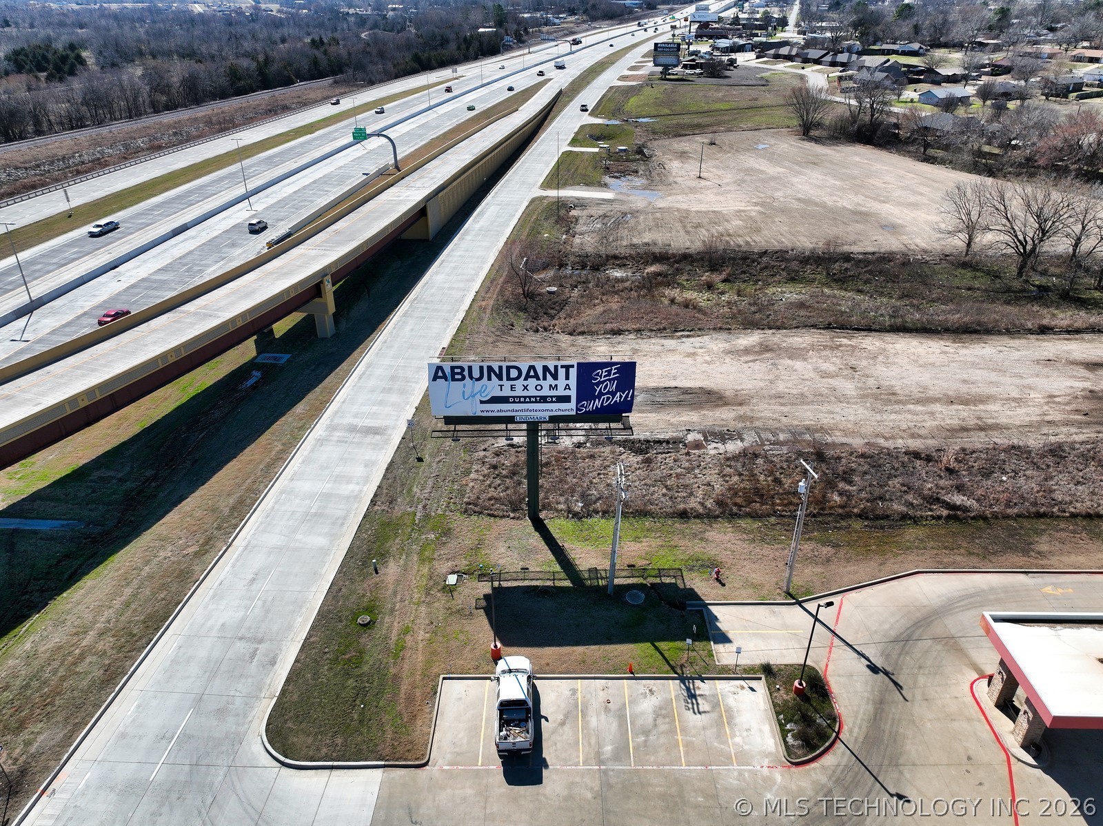 1007 N Service Road Property Photo 26