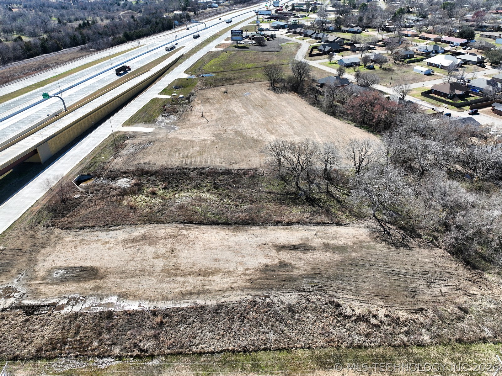 1007 N Service Road Property Photo 27