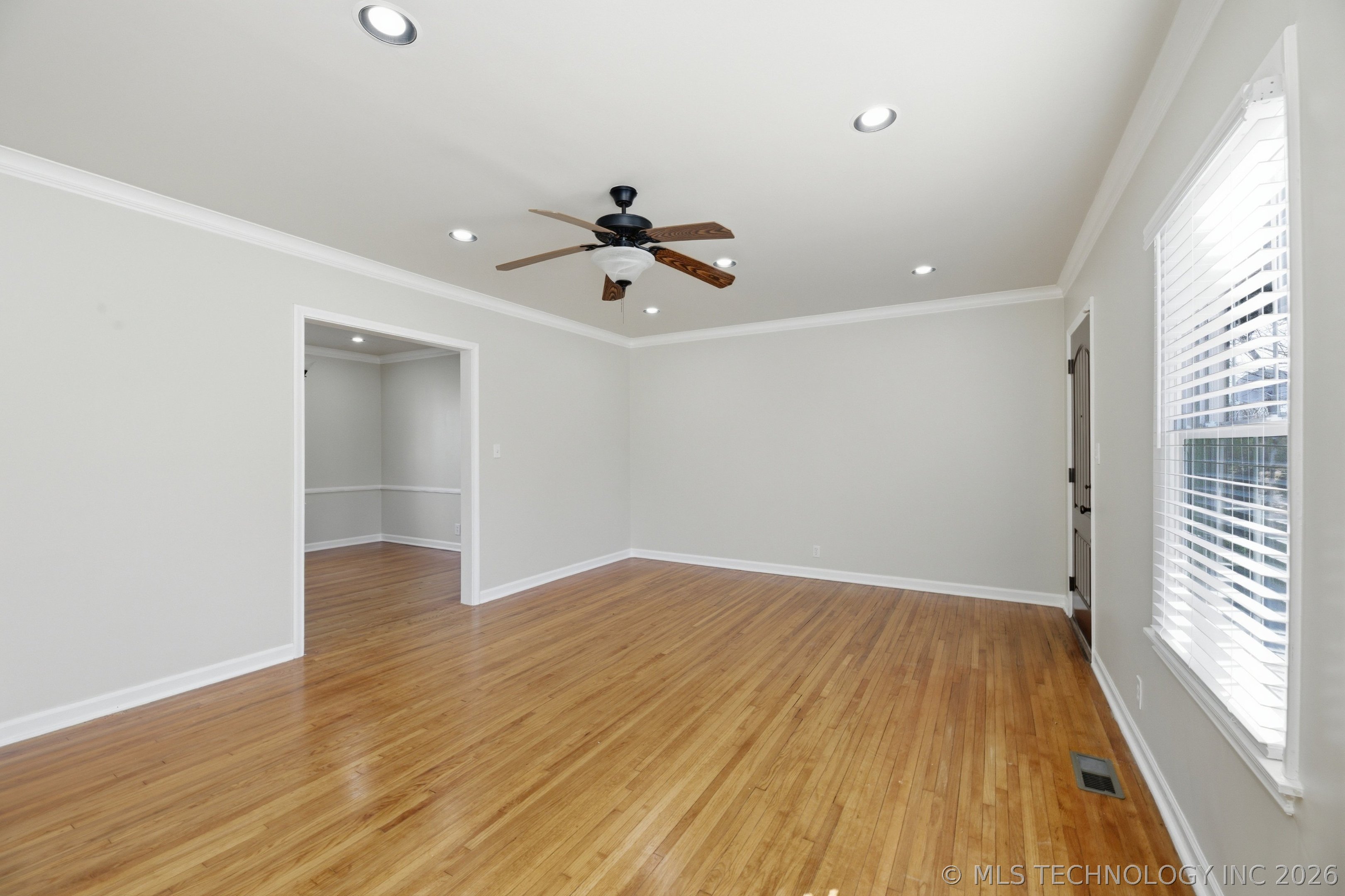 2811 E 22nd Street Property Photo 5