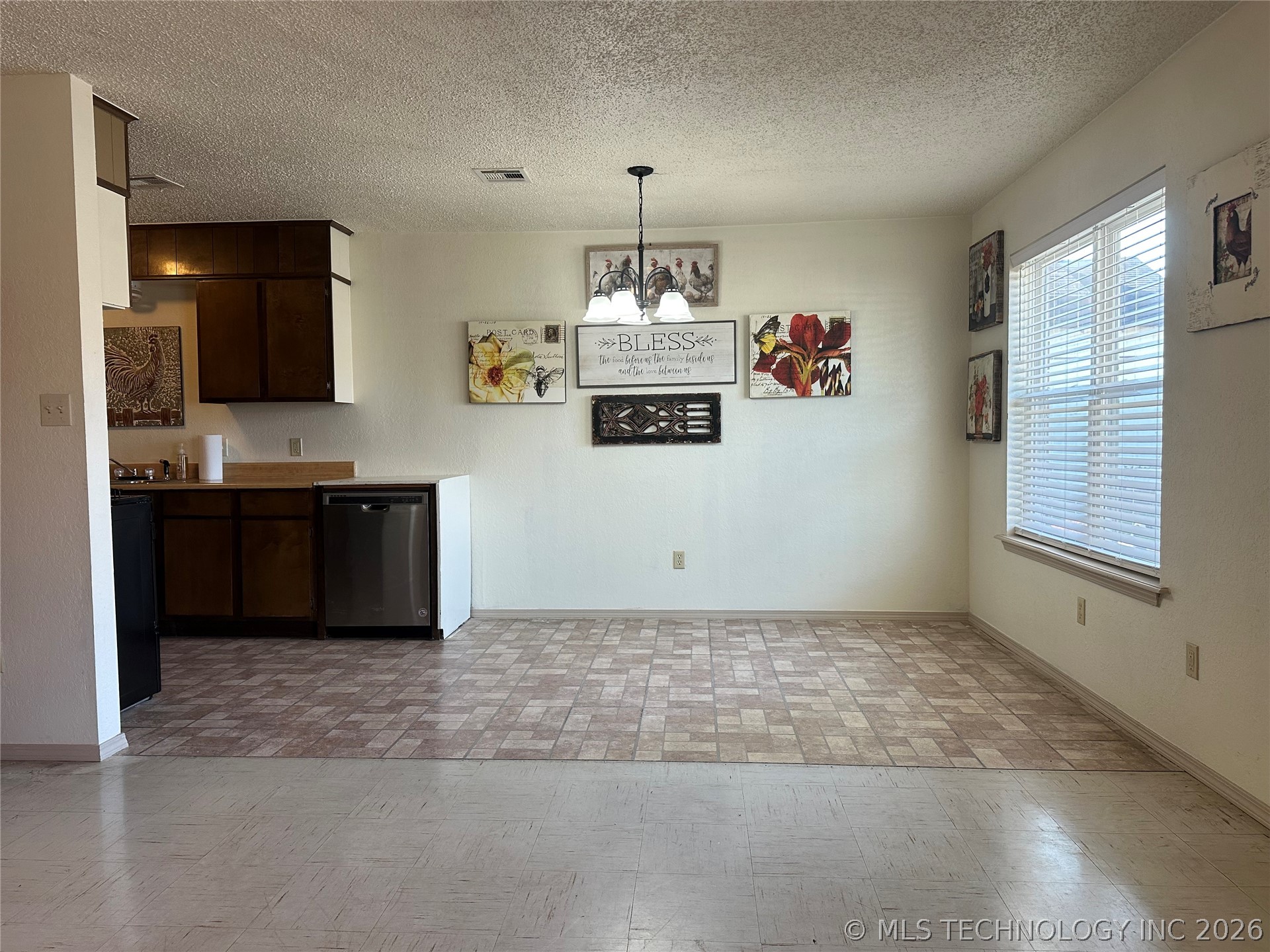 507 S 2nd Street Property Photo 6