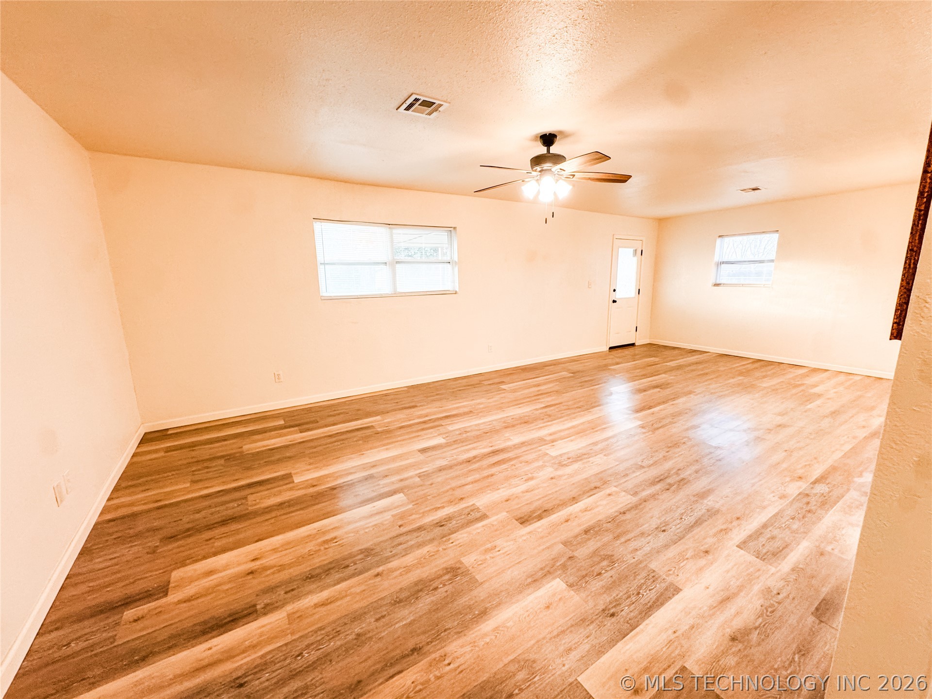 12738 S 121st East Avenue Property Photo 3