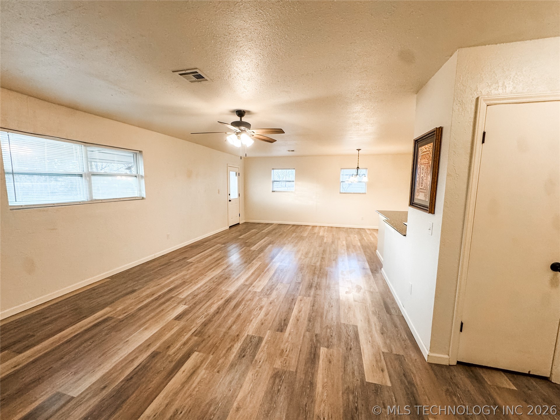 12738 S 121st East Avenue Property Photo 4