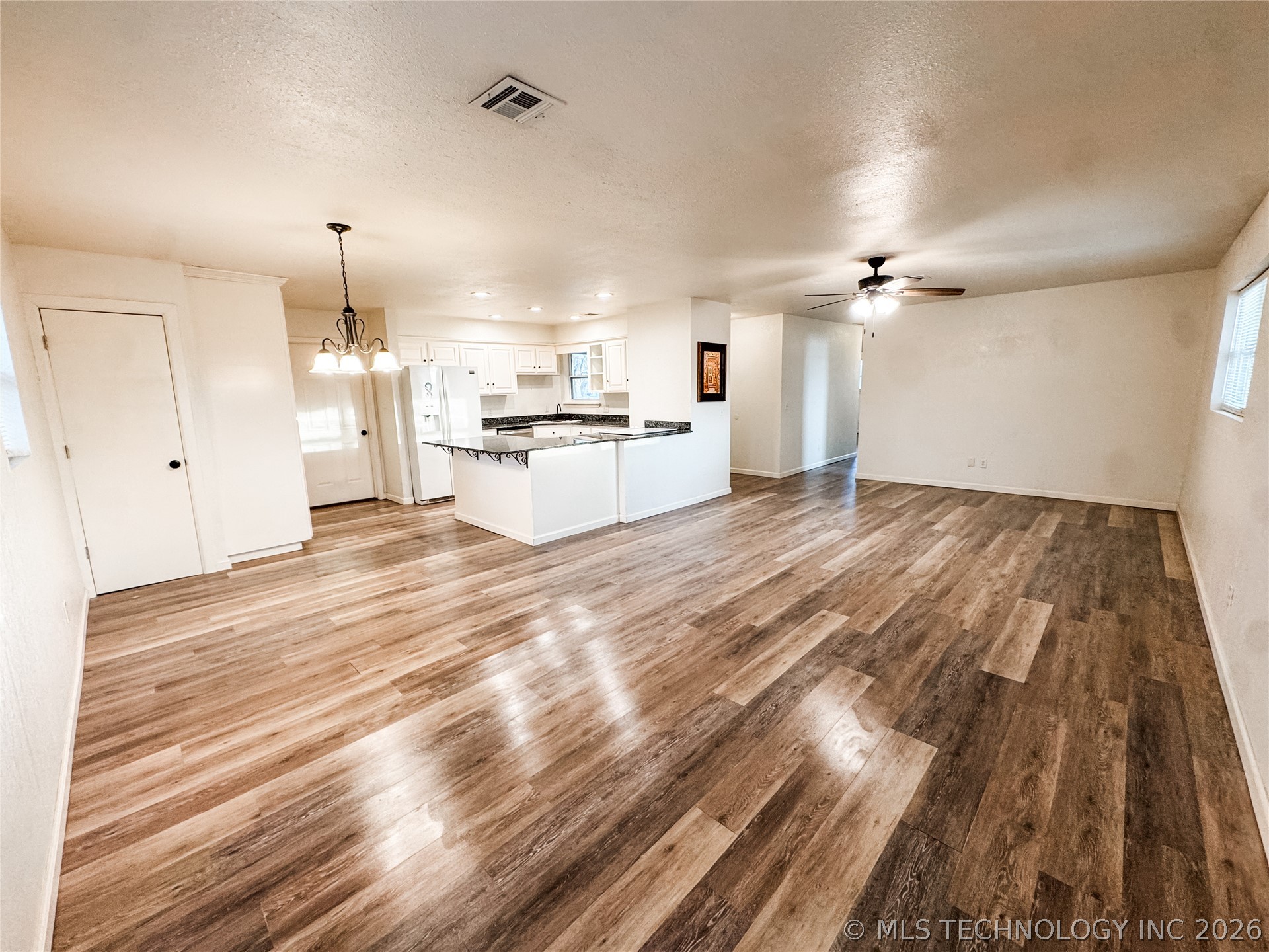 12738 S 121st East Avenue Property Photo 5