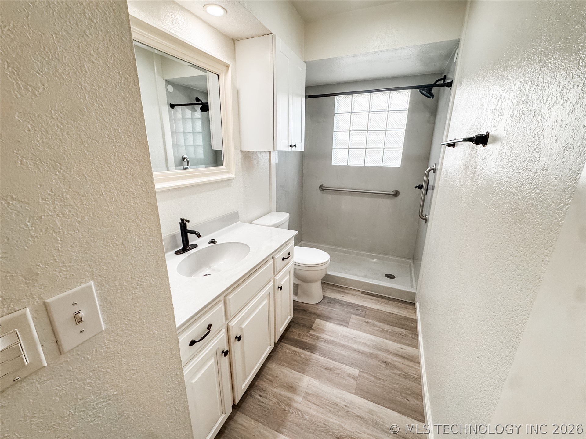 12738 S 121st East Avenue Property Photo 7