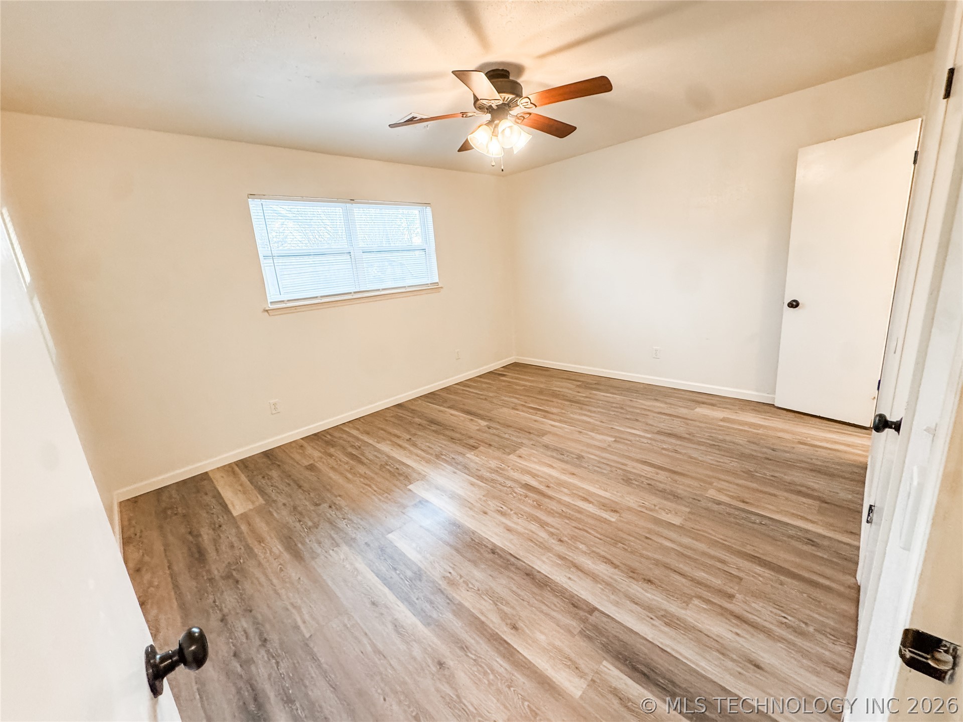 12738 S 121st East Avenue Property Photo 8