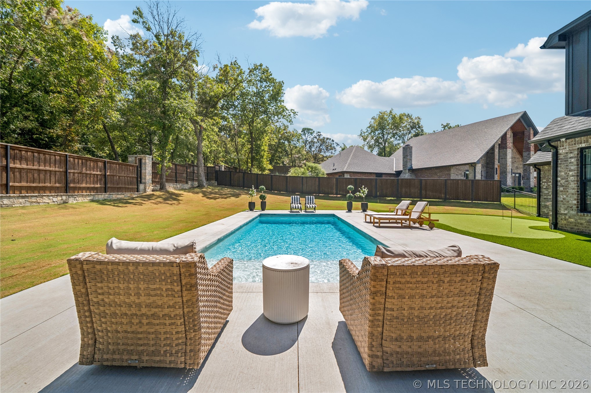 7785 Forest Lane Property Photo 7