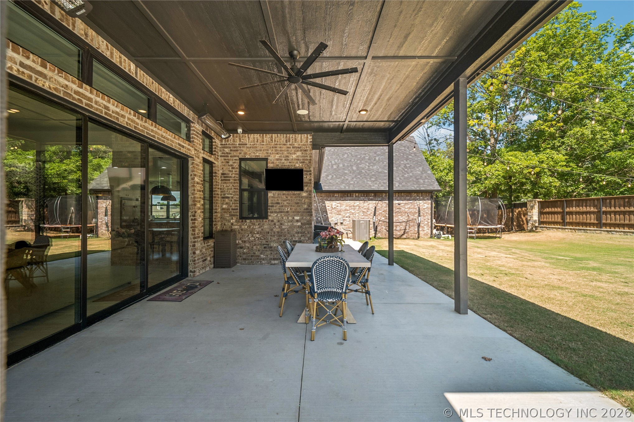 7785 Forest Lane Property Photo 10