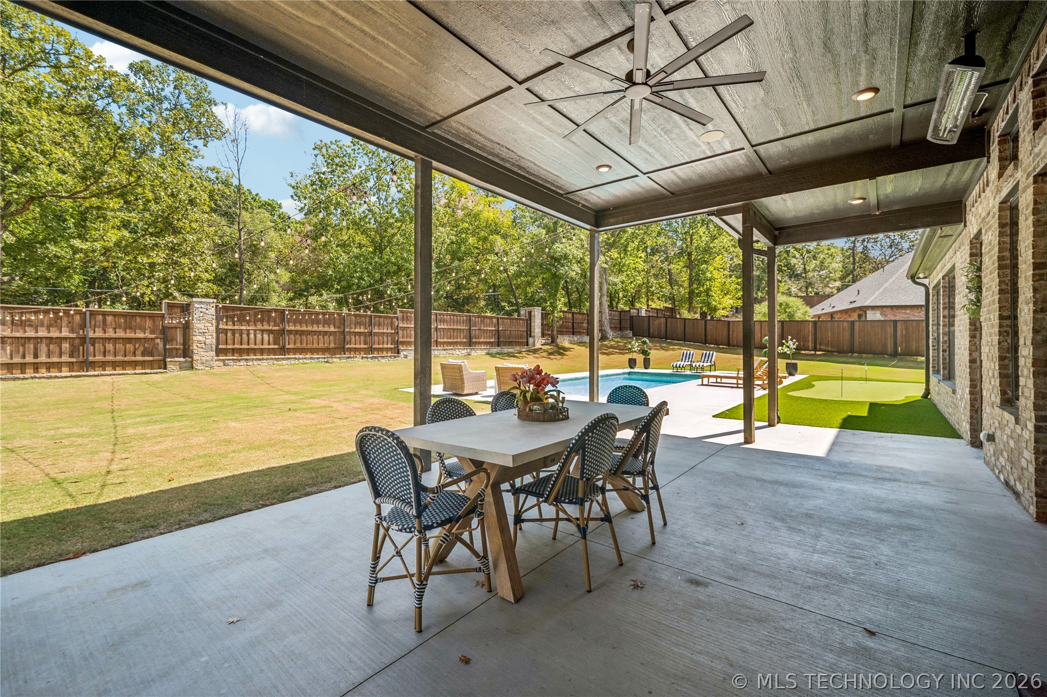 7785 Forest Lane Property Photo 11