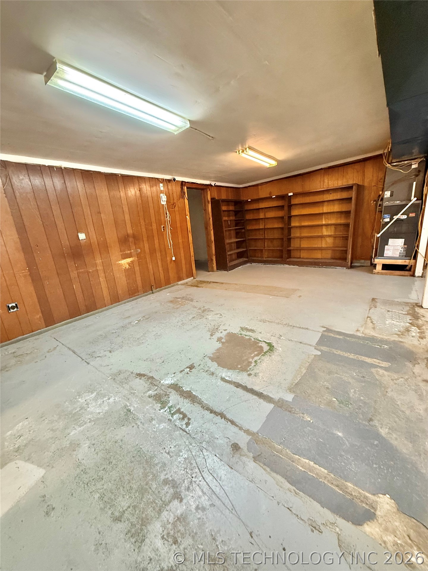 72135 S 320 Road Property Photo 6