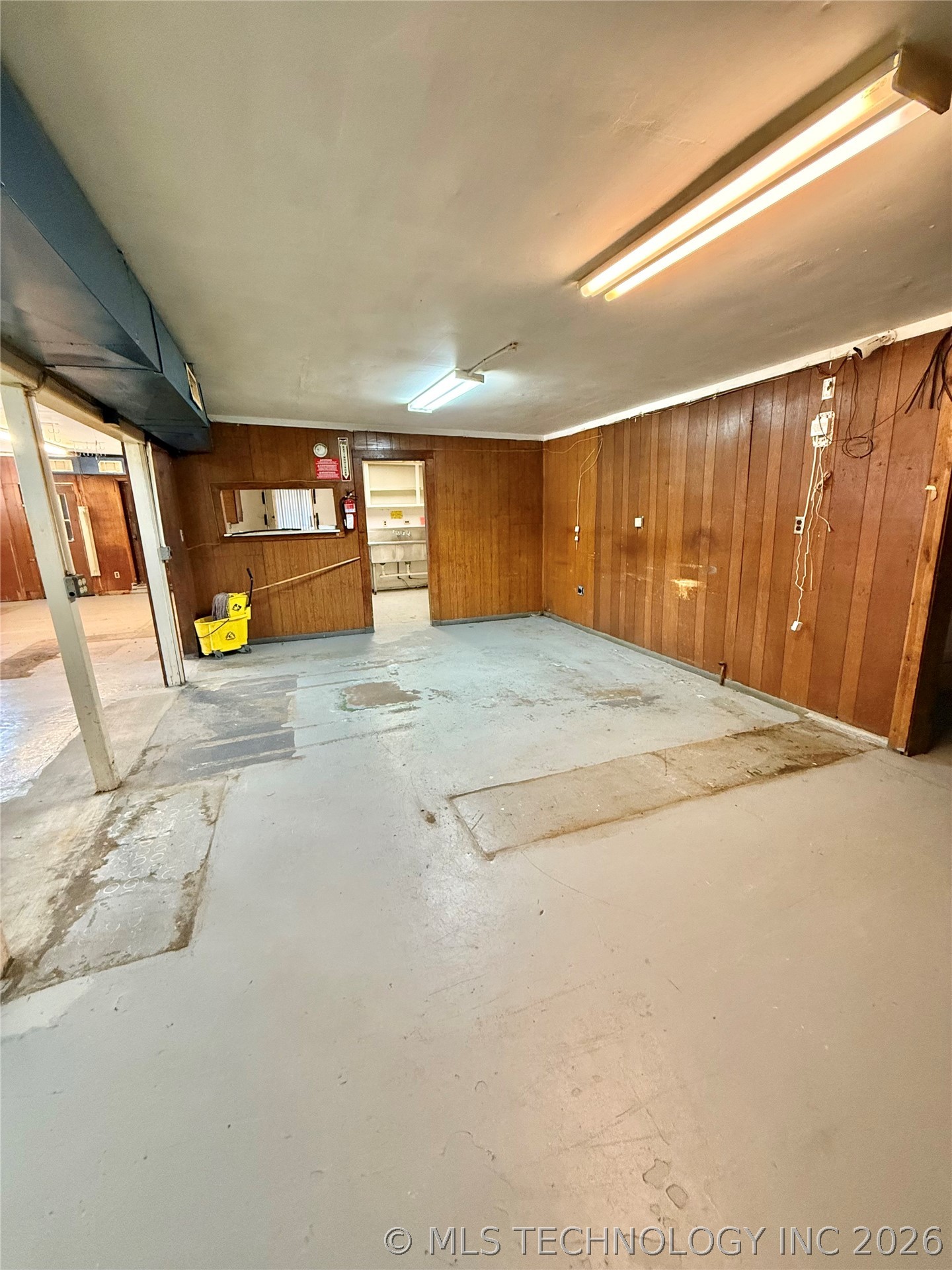 72135 S 320 Road Property Photo 7