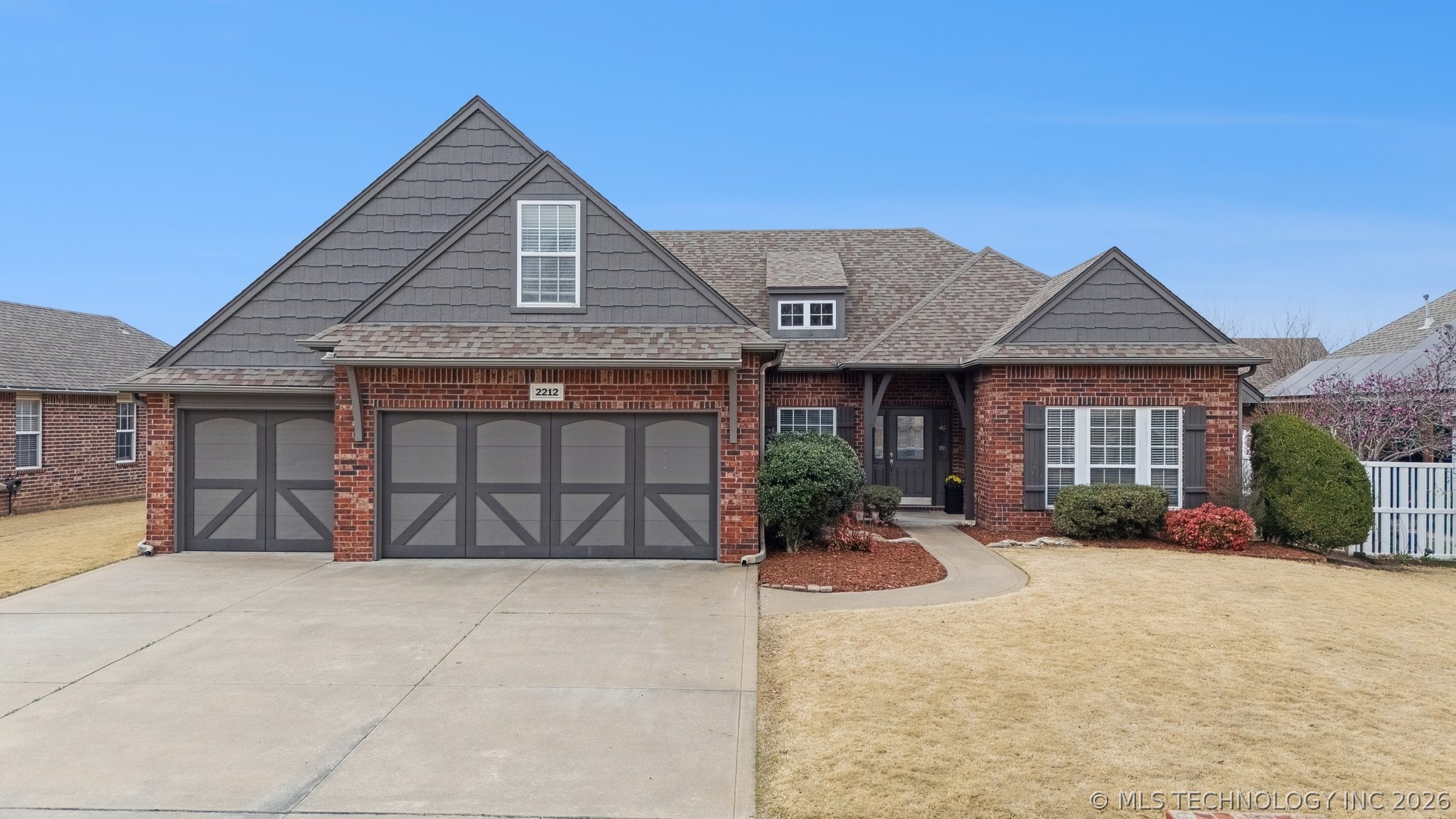 2212 N 12th Place